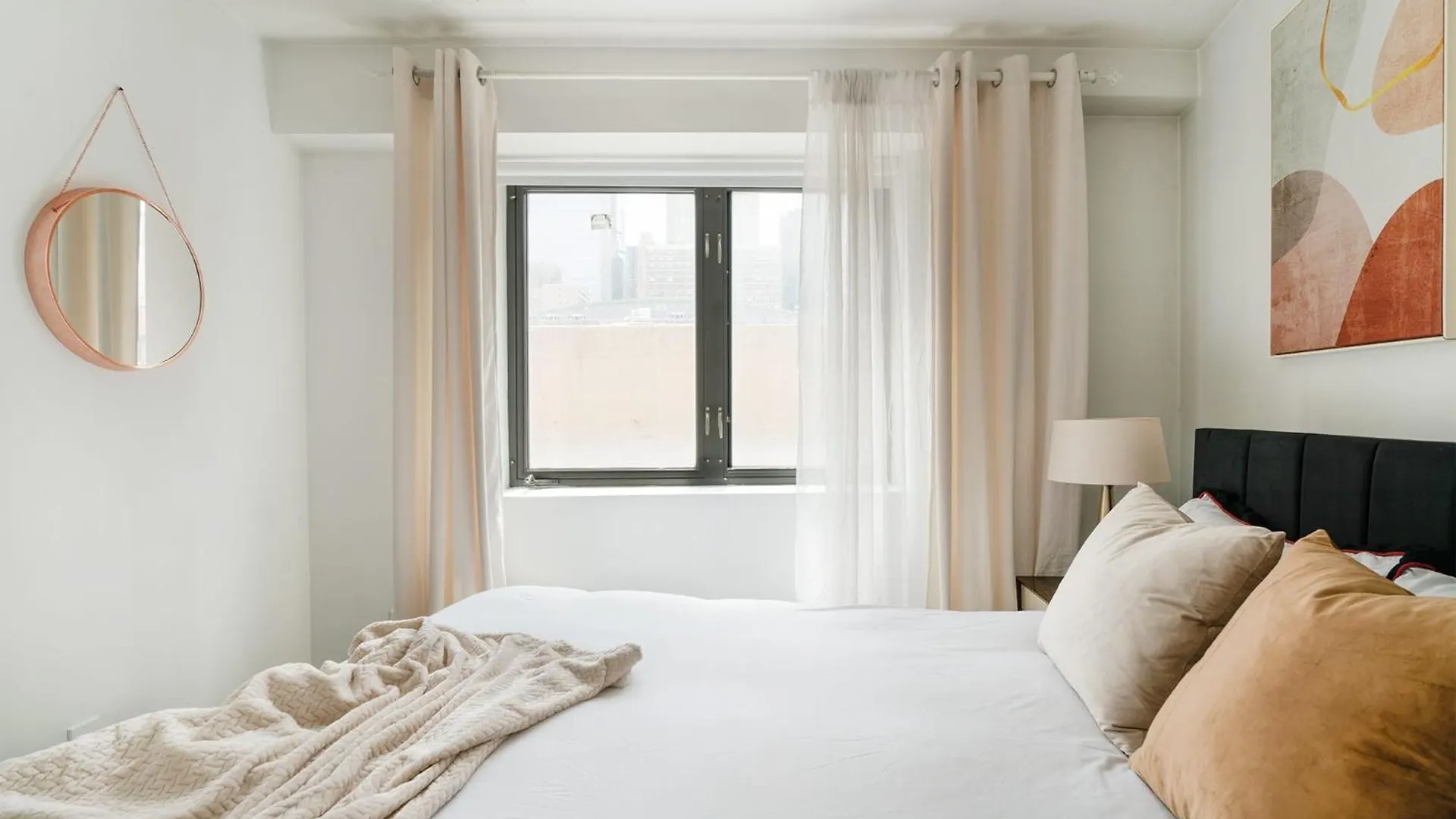 809-3A 1Br Columbus Circle Elevator W D Apartment New York