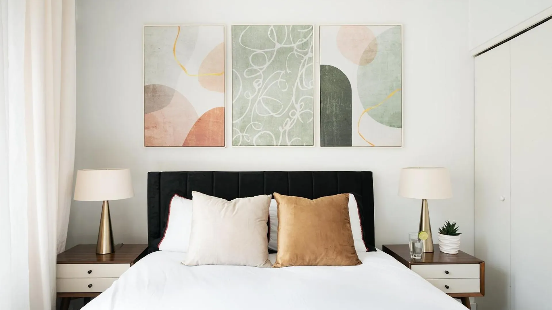 809-3A 1Br Columbus Circle Elevator W D Apartment New York 0*,  United States