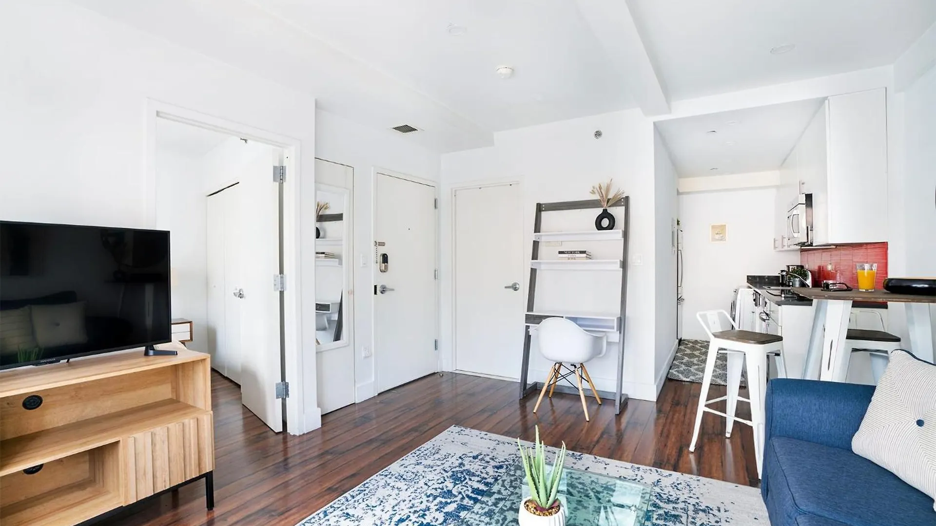 809-3A 1Br Columbus Circle Elevator W D Apartment New York