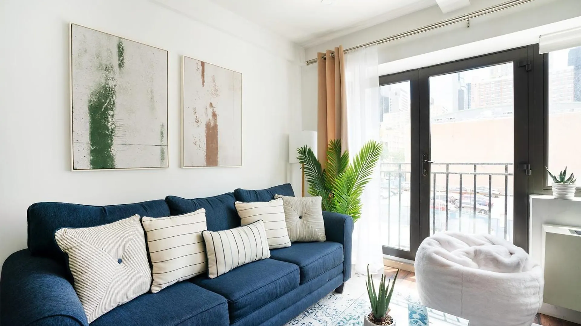 809-3A 1Br Columbus Circle Elevator W D Apartment New York United States