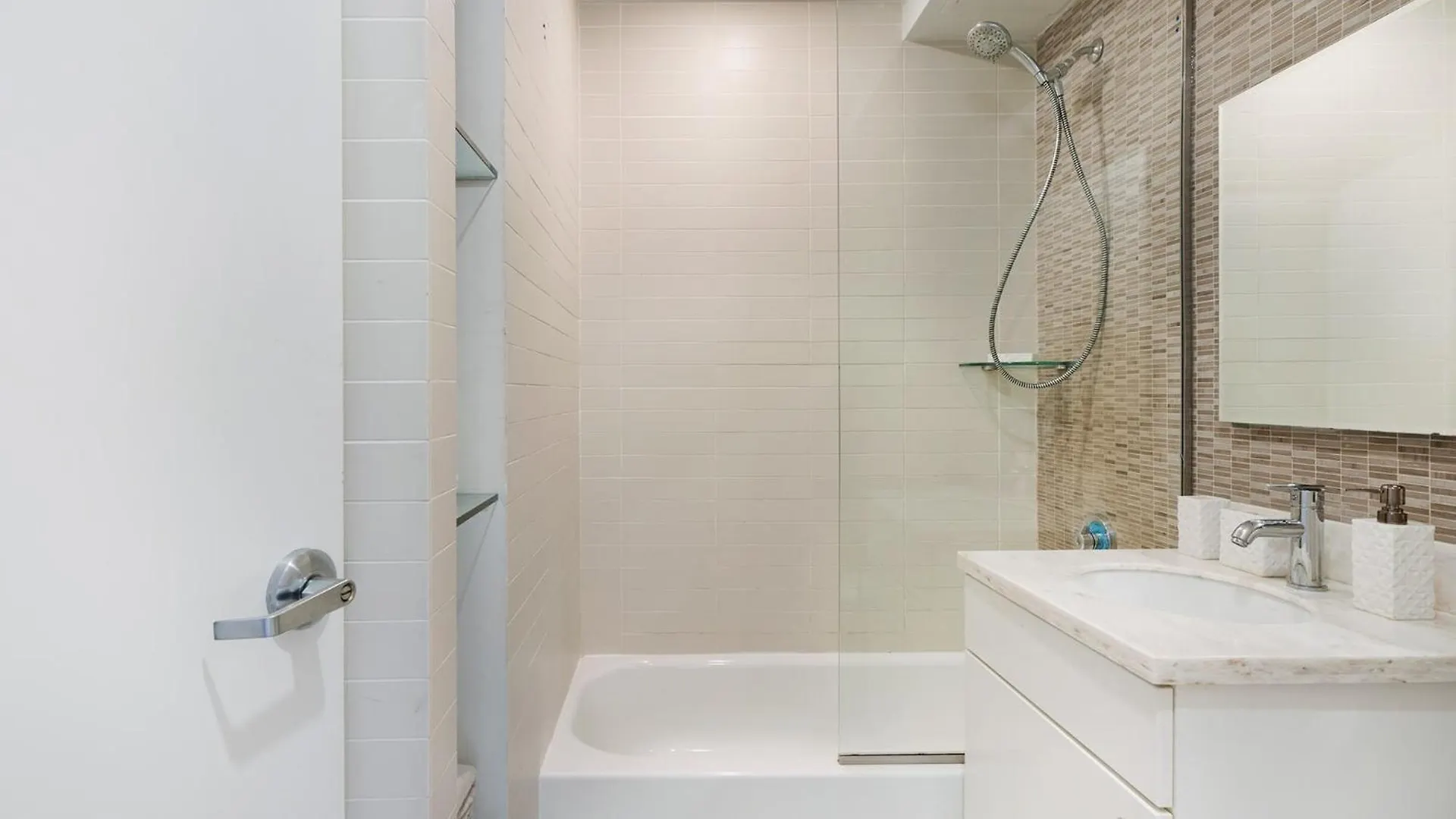 809-3A 1Br Columbus Circle Elevator W D Apartment New York